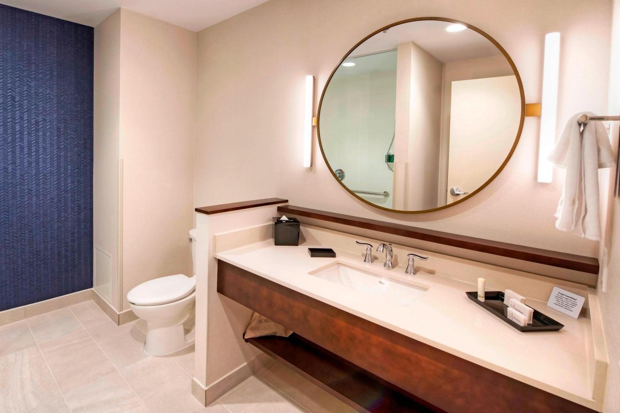 Fairfield Inn & Suites By Marriott Ottawa Airport Exterior photo